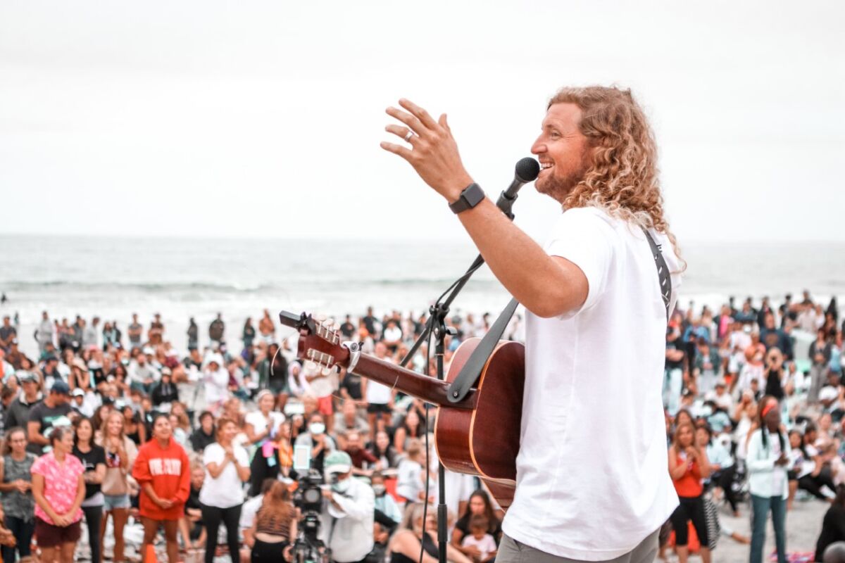 sean-feucht-imago-dei-letusworship-latimes-com-2023-clean