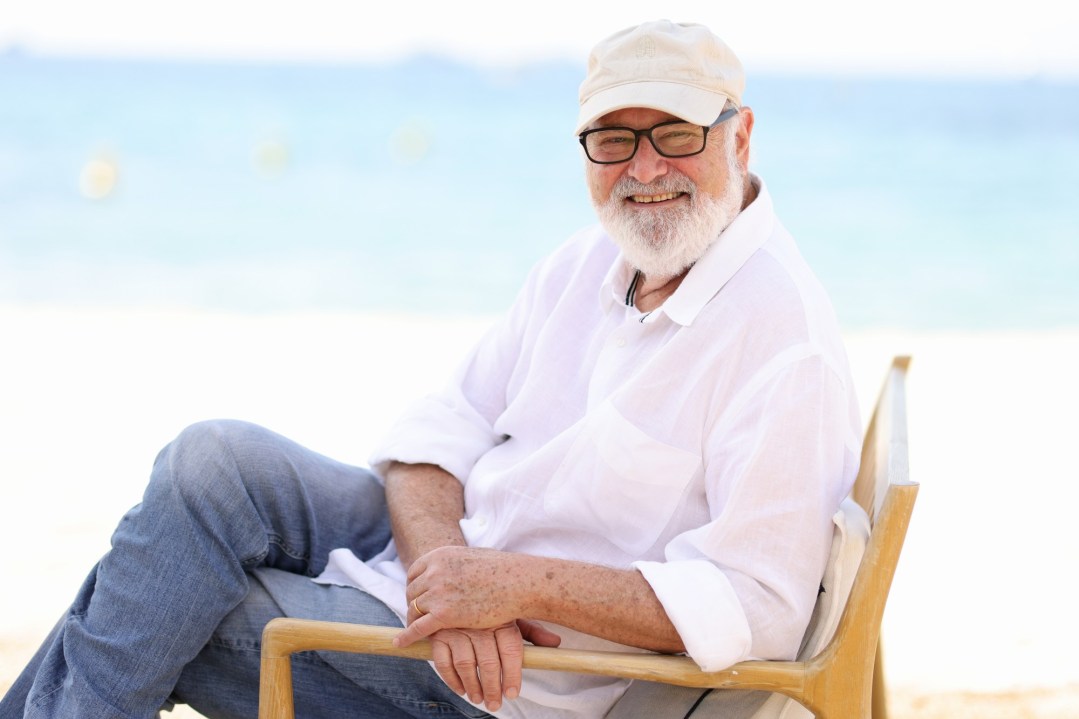 rob-reiner-chair-beach-ocregister-com-2025-clean